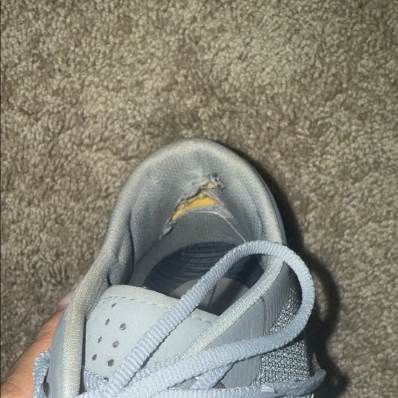 On Running Gray Athletic Shoes - Picture 3 of 4